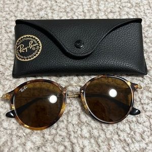 Ray-Ban Round Fleck Brown Tortoise Sunglasses